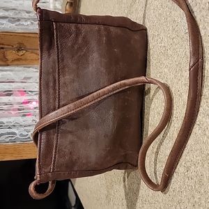 VINTAGE W.B. PLACE LEATHER CROSSBODY PURSE. MADE IN THE USA